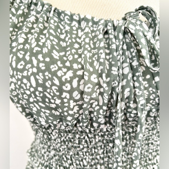 🌸Women’s Sage Green Sundress. Size: Small. - Picture 7 of 11